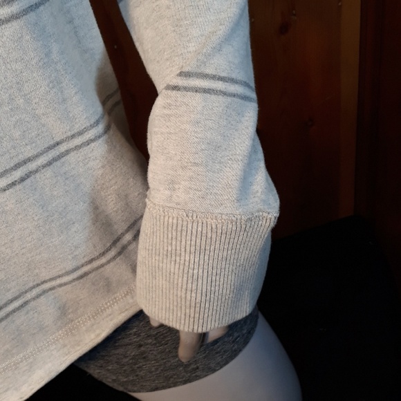 Hollister Top - Picture 3 of 5